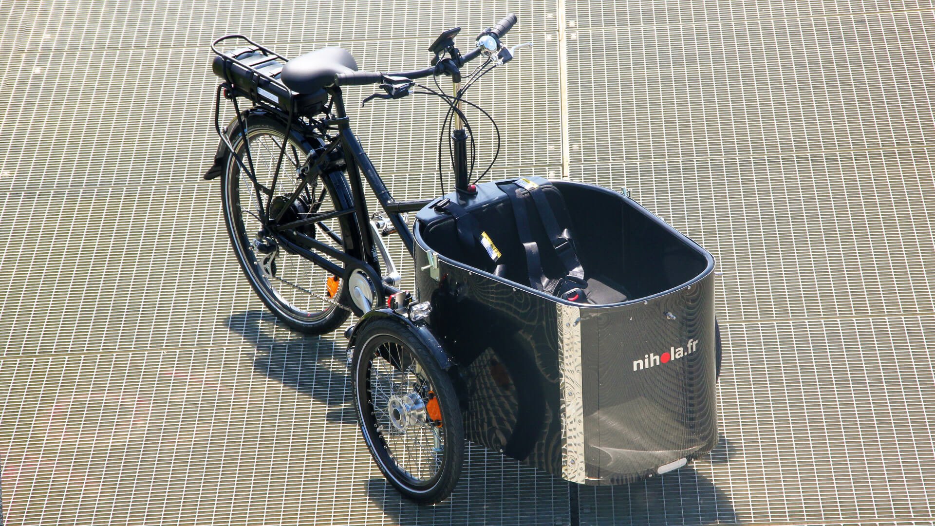 le triporteur électrique NIHOLA Cargo Family mesure très exactement 2m05 de long