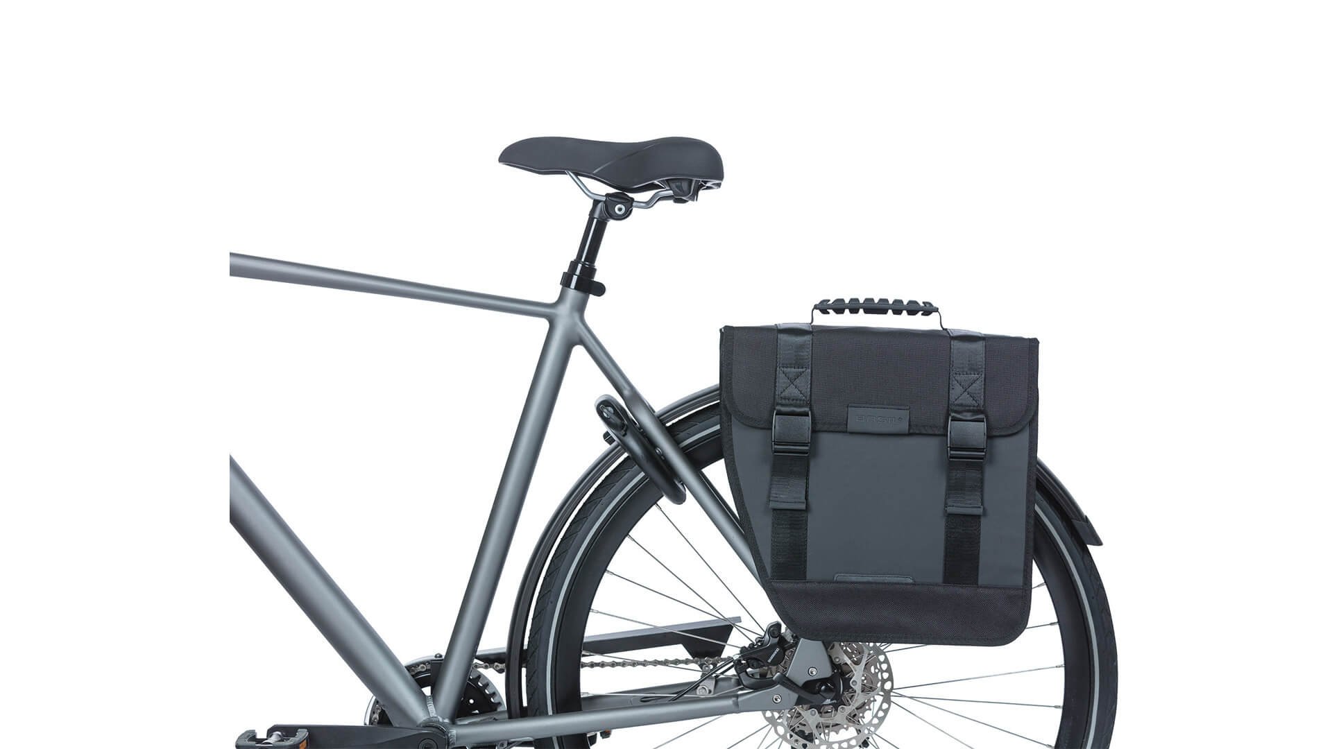 La saoche Basil Tour Waterproof 14 L se fixe directement sur votre porte-bagage