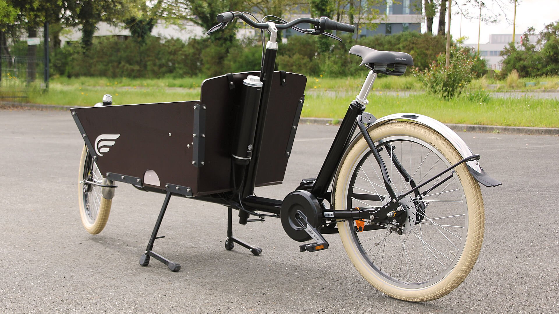 Le biporteur Amsterdam Air eDrive500 vue de derrière