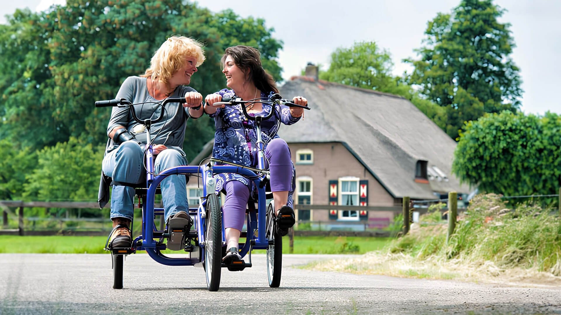 Tandem côte à côte sur la route