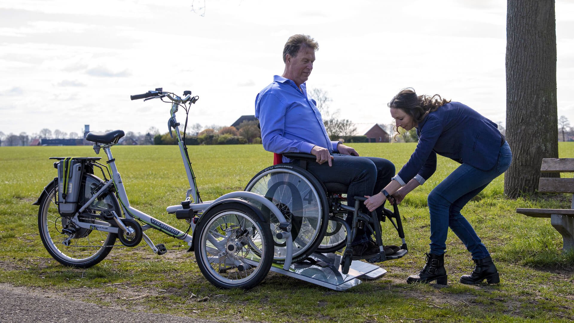 Triporteur électrique pour fauteuil roulant VeloPlus de Van Raam