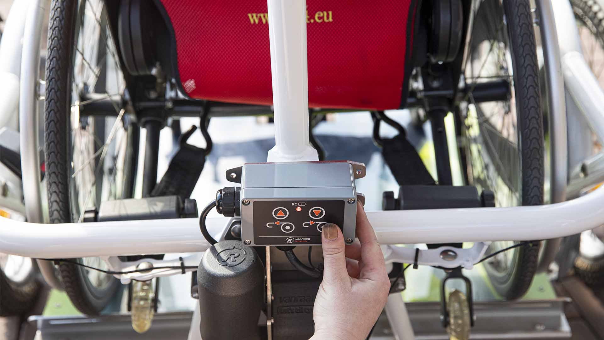 Pilotez le treuil à l'aide de la télécommande