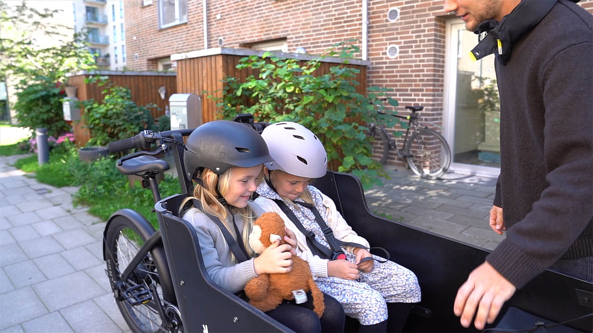 Transportez jusqu'à 4 enfants à bord du triporteur !