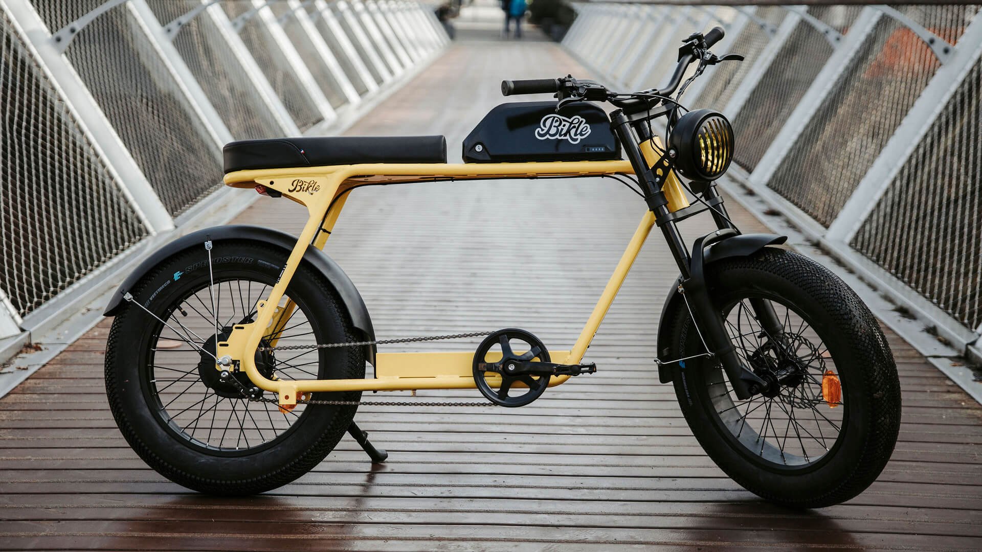 Le Fatbike RS avec cadre jaune brillant