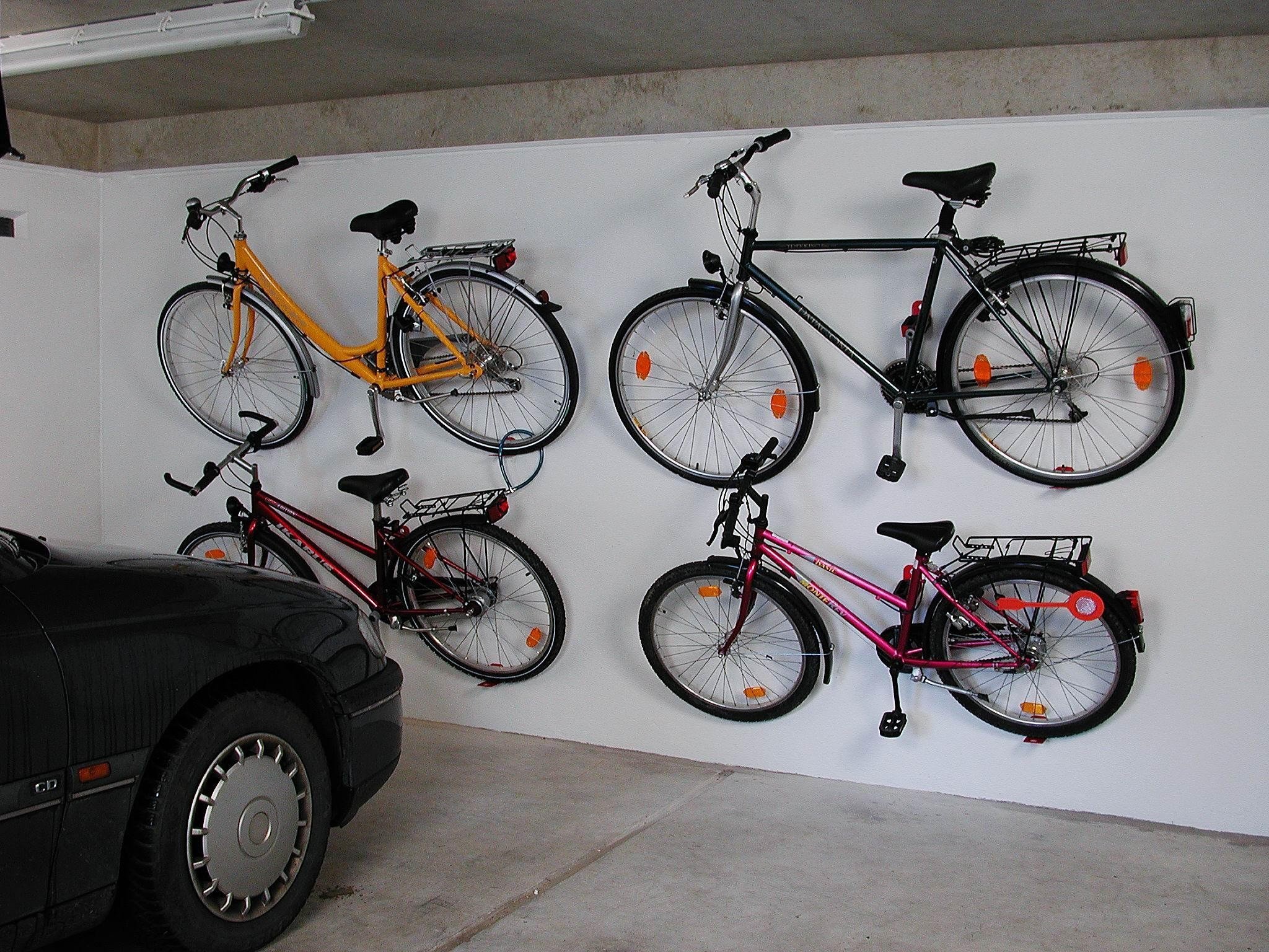 Fixation murale pour 6 vélos avec antivol Andrys