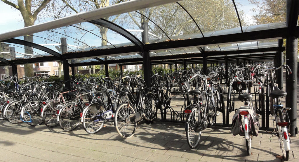 Garons nous deux minutes : le stationnement vélo - Amsterdam Air