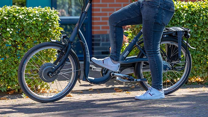 Vélo adapté à enjambement bas